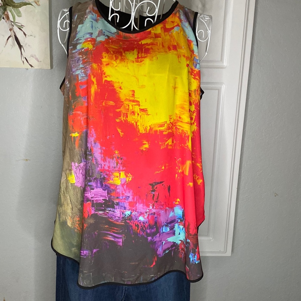 Vida sleeveless hi lo blouse large black, red